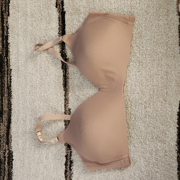 Warners Wireless Bras - Size 34C - Picture 1 of 4
